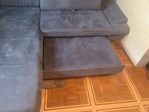 Neue Couch ausziehbar u verstellbar. Sehr hohe Qualität. Mit Bettfunktion Bild 3