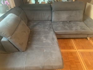 Neue Couch ausziehbar u verstellbar. Sehr hohe Qualität. Mit Bettfunktion Bild 2