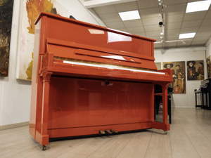 Young Chang Klavier in der Farbe Rot. Kostenlose Lieferung in ganz Vorarlberg (*) Bild 2