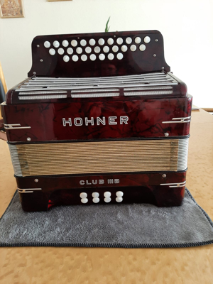 Akkordeon Hohner Club III B