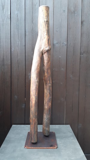 Holz-Skulptur "Baum, der aussieht wie eine gehende Person" Bild 1