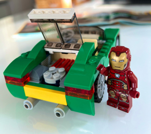 Lego Set 3 in 1 : Auto-LKW-Boat mit Bauanletungen + Ironman dazu