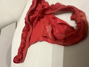 Das rote getragene Höschen  Bild 2