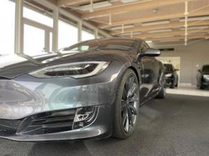 Tesla Model S 2016 Bild 18