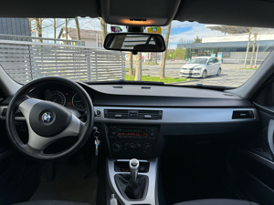 BMW 320i Bild 10