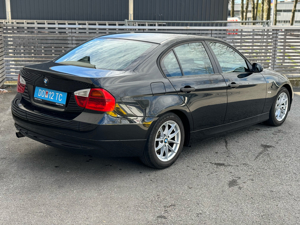 BMW 320i Bild 8