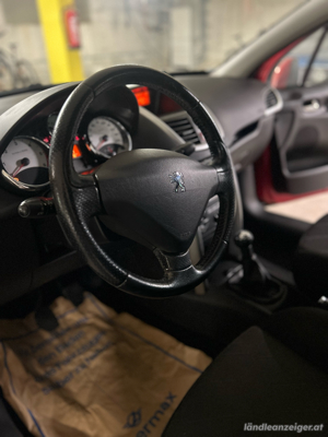 Peugeot 207 1.6 HDI  Bild 6