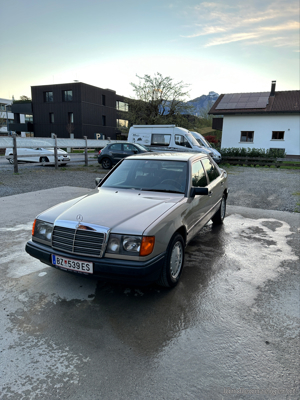 Mercedes Benz 300E W124 Bild 1