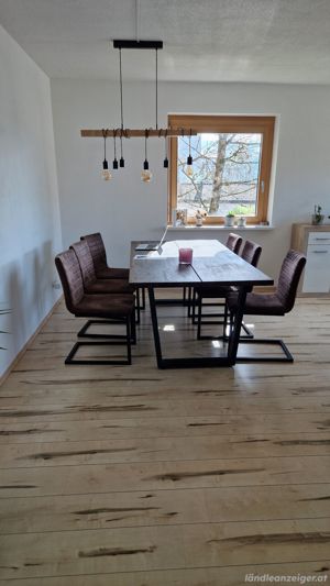 Schöner Esstisch aus Massivholz inkl. 6 Stühle. NP 2'500 EUR! Bild 3