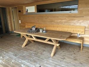 Rustikaler Holztisch 250x100cm und Bank mit Rückenlehne 365cm für den Außenbereich Bild 1