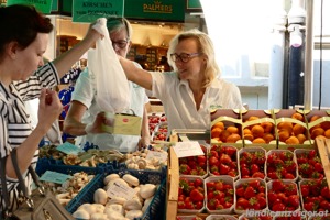 Marktverkäufer in MITTWOCH - PILZ LENZ Bild 8