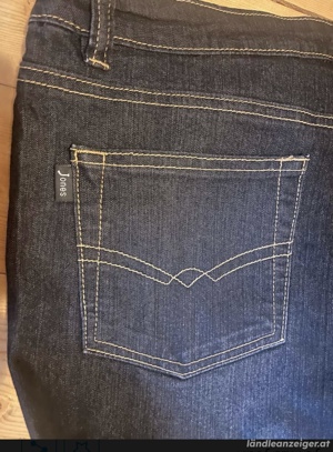 2 x JONES Jeans neuwertig Gr 38 40 und Gr 42  Bild 2