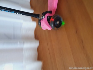 Kinderroller Scooter mit LED Roller Fun pro one Bild 4