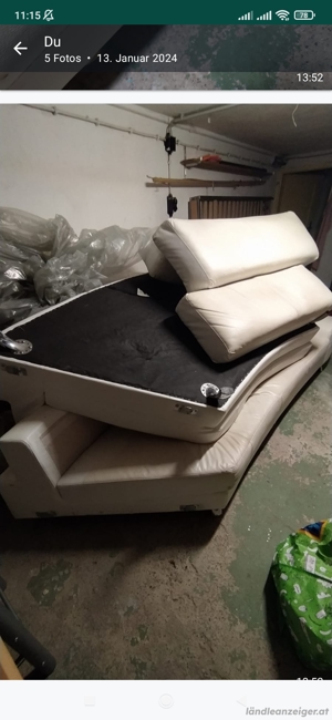 Weisse Leder Couch, gute Substanz, deutliche Gebrauchsspuren  Bild 2