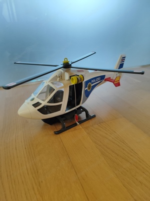 Playmobil Polizeistation mit Hubschrauber, Van und mehr Bild 7