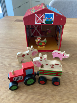 Bauernhof Holzspielzeug mit Traktor und Tieren