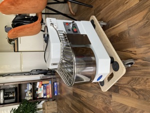 Maxima Küchenmaschine Teigknetmaschine 8L Bild 1