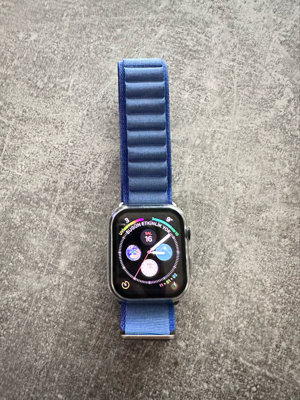 Apple watch 8 45 mm.  Bild 1