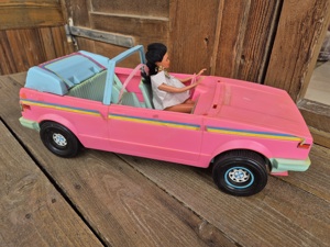 Barbie Auto mit Barbiepuppe Bild 1