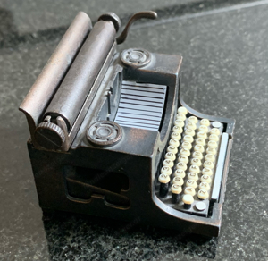 Miniatur Vintage Schreibmaschine Bleistiftspitzer Bild 2