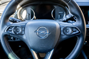 Opel Insignia Sports Tourer 39.870km!! Anhängerkupplung, Automatik, Kombi Bild 9