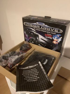 Sega Mega Drive Konsole schwarz Sonic Limited Edition verpackt mit Klangspiel