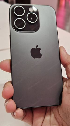 Apple iPhone 15 Pro   128 GB   Titanschwarz (T-Mobile) Bild 4