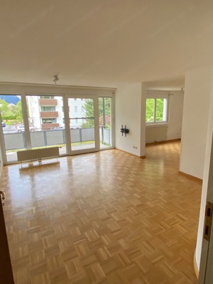 Großzügige 4-Zimmerwohnung mit Balkon mitten in Schruns - Sofort verfügbar und Provisionsfrei! Bild 4