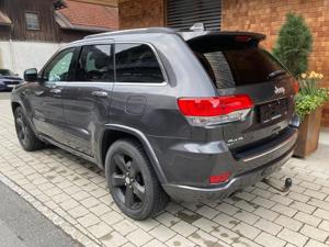 Jeep Grand Cherokee- Overland 4x4  3L V6   8.G. Automatic  AHK  Bild 2