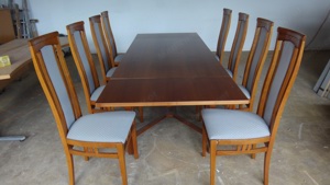 Holztisch (Ausziehtisch) Tischlerarbeit, mit acht Stühlen, klassisch Bild 2