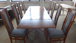 Holztisch (Ausziehtisch) Tischlerarbeit, mit acht Stühlen, klassisch Bild 3