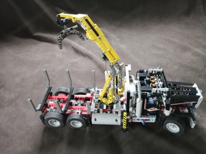 Lego Technik 9397 Holztransporter Bild 2