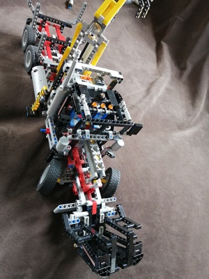 Lego Technik 9397 Holztransporter Bild 1
