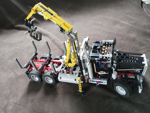 Lego Technik 9397 Holztransporter Bild 3