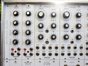 Tonitronik Modularsystem (Analoger Synthesizer) mit MIDI-Interface Bild 2
