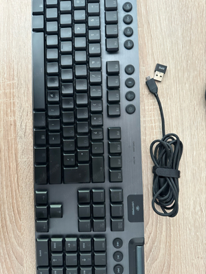 Logitech G915 LIGHTSPEED kabellose mechanische Gaming-Tastatur Bild 3