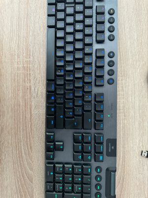 Logitech G915 LIGHTSPEED kabellose mechanische Gaming-Tastatur Bild 1