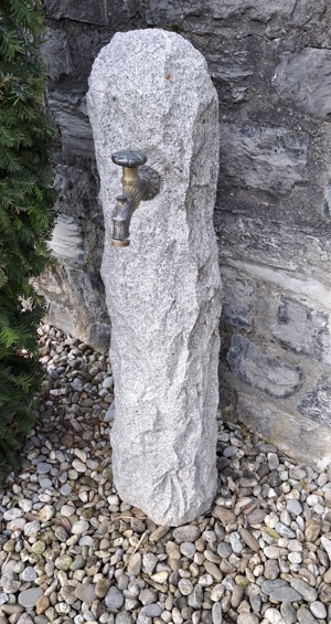Brunnen aus Granit Bild 2
