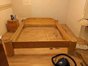 Schönes Bett aus Holz 180 x 200 Bild 1