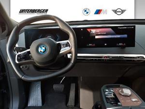 BMW iX xDrive40 I20 Sportpaket BW Surround Head-Up Bild 7