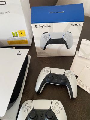 Neue PS5 mit Spieler und Herstellergarantie (Kaufdatum 23. riginal-Controller und 4 Spiel Bild 4
