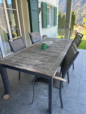 Gartenmöbel Tisch mit 10 Stühlen