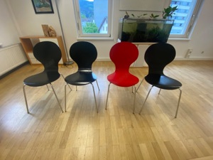 Stühle stapelbar aus Holz   Metall  Bild 1