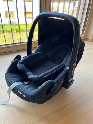 Maxi Cosi Babyschale inkl. Neugeboreneneinsatz