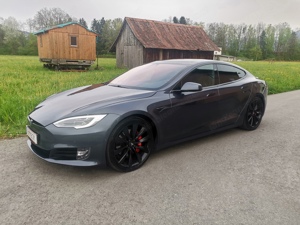 Tesla Model S  Bild 1