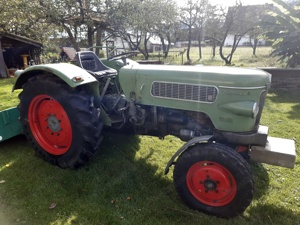 Fendt Traktor Farmer 2 mit Kippmulde