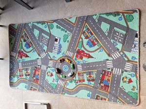 Spielteppich, mit 6 Autos Bild 1