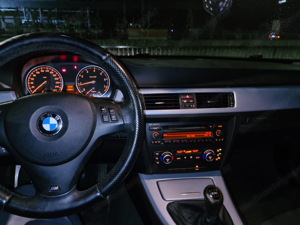 BMW E90 320i Facelift Bild 3