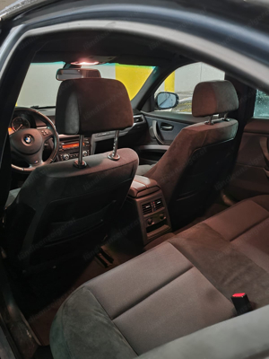BMW E90 320i Facelift Bild 9