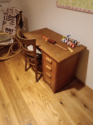 Schreibtisch für Kind